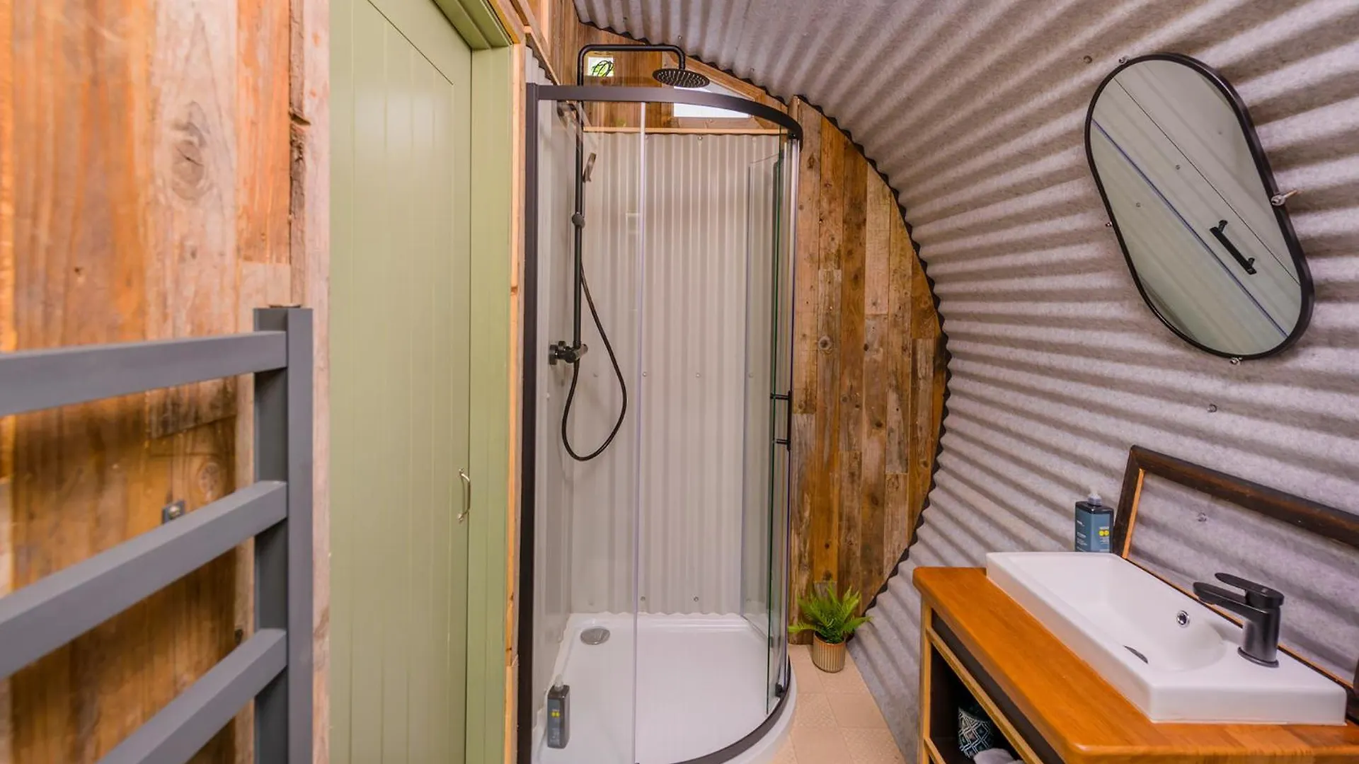 Tente de luxe Killarney Glamping At The Grove, Suites And Lodges