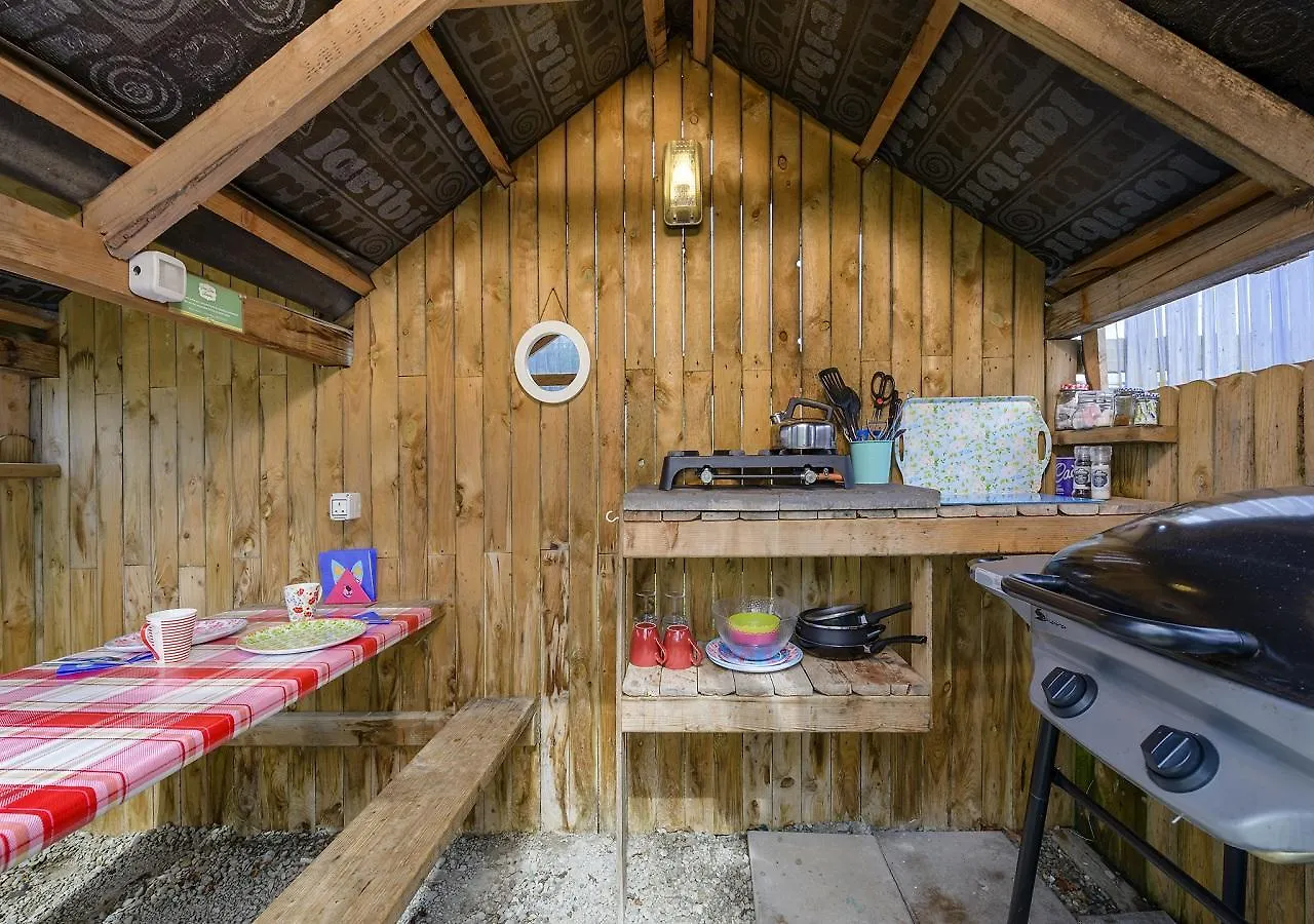 Killarney Glamping At The Grove, Suites And Lodges 2*,