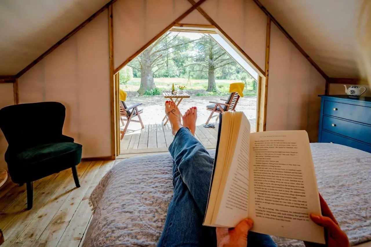 Campismo de Luxo Killarney Glamping At The Grove, Suites And Lodges